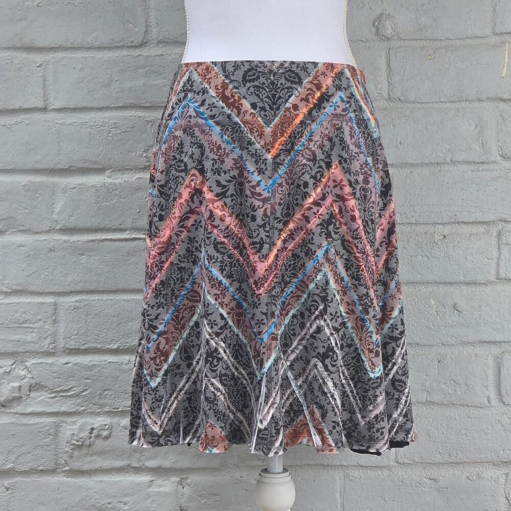 NWT Nally & Millie Reversible Black Grey Chevron Floral Skirt M